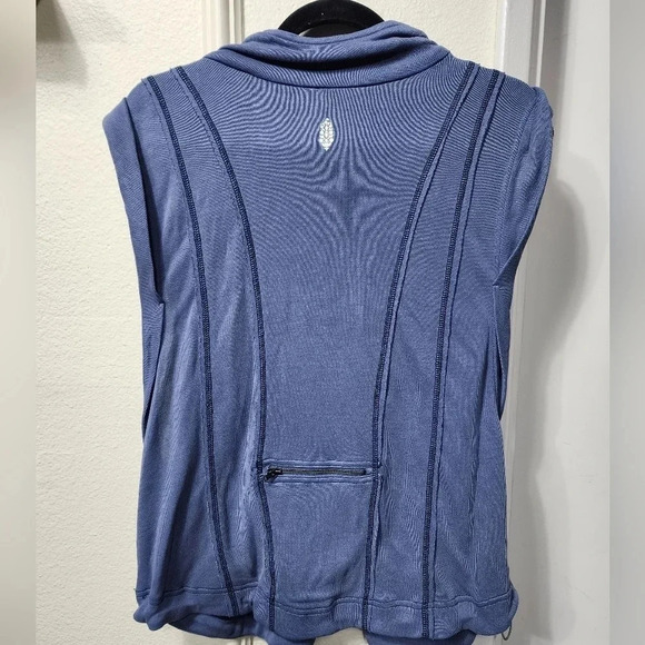 Free People Movement Half Zip Blue Vest - Size Medium Oversized - Picture 3 of 8